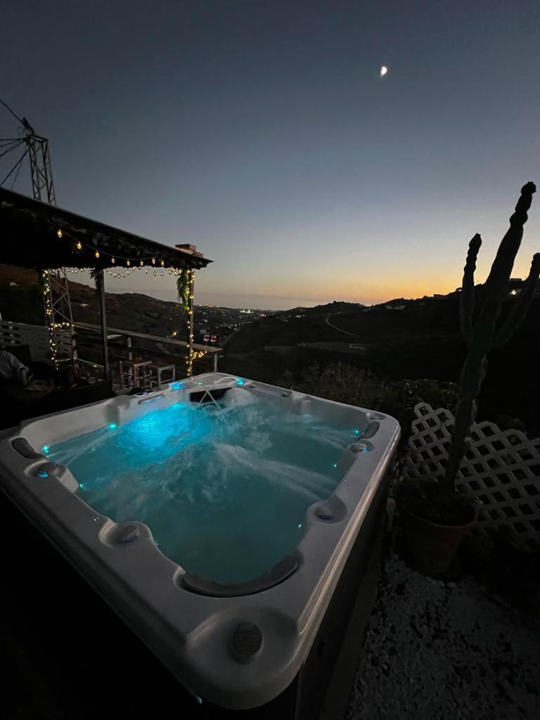 Malaga Monkey Con Jacuzzi Hébergement de vacances Iznate
